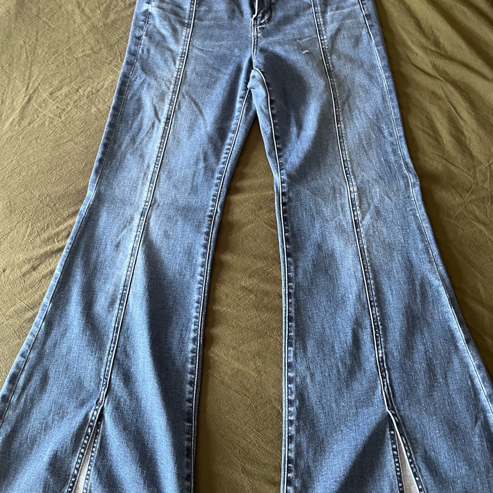 American Eagle Outfitters Blue Flare & Wide Leg Jeans